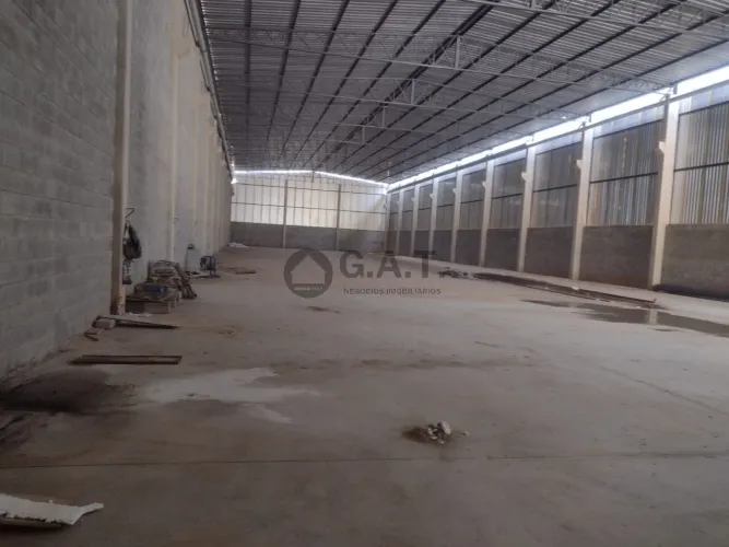 Galpão comercial para locação em Aracoiaba da Serra-SP no Jardim Primavera com 3 banheiros