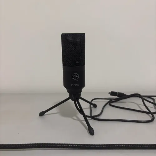Kit Microfone Condensador USB Fifine + Pop Filter (Para Streaming/Podcast)