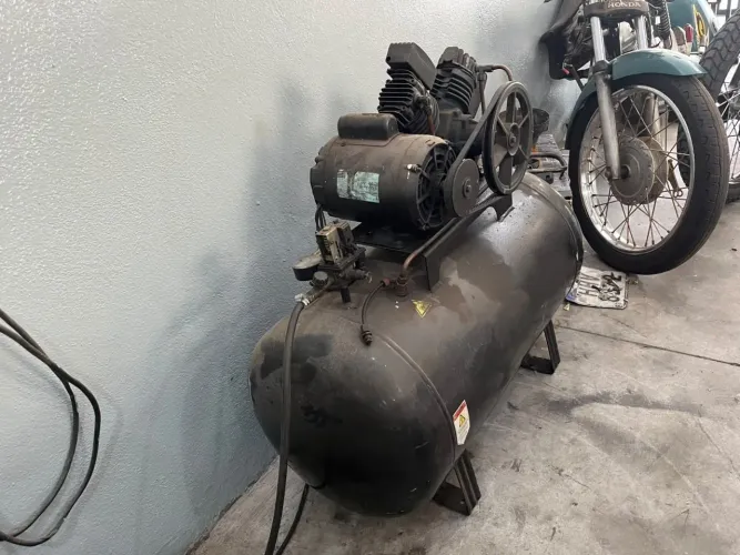Vendo Compressor de ar 