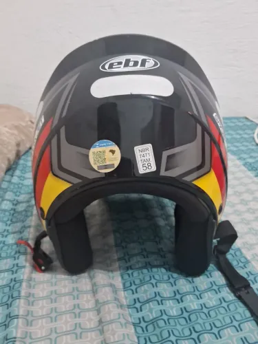 Capacete