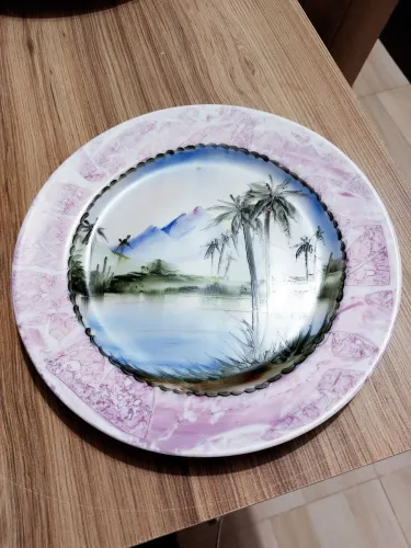 VENDO PRATO DECORATIVO PINTADO À MÃO - PEÇA ARTÍSTICA