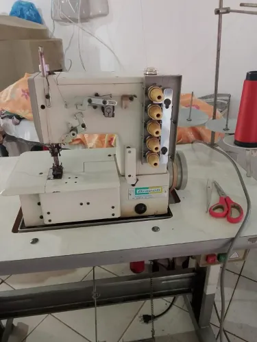 Máquina Galoneira