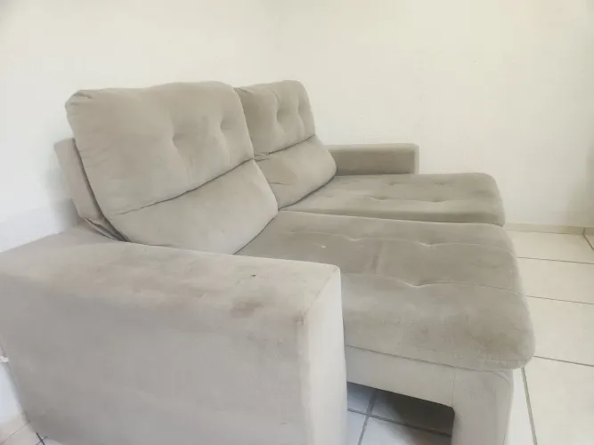 Sofá retrátil reclinável 2 lugares.