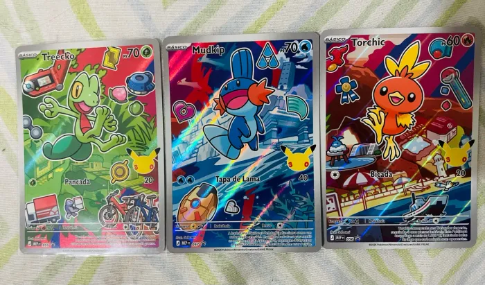 Trio Iniciais Hoenn Pokémon TCG - Treecko, Torchic e Mudkip Promo (MEP)