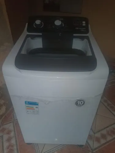 Máquina de lavar roupas semi nova 13kg R$1200