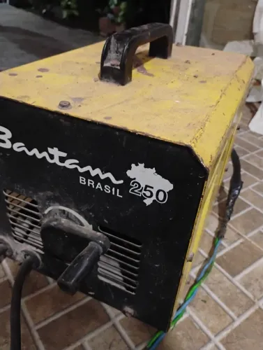 Máquina de solda Bantam 250, transformadora.