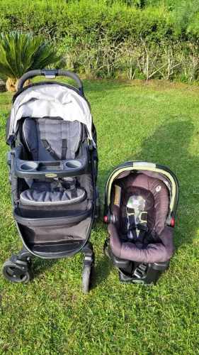 Carrinho com Bebê Conforto