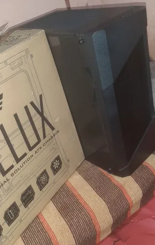 Gabinete novo na caixa da pichau
