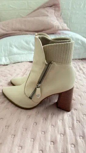 Vendo Bota Mississipi bege cano médio