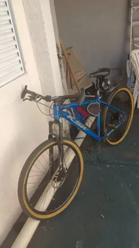 BIKE ARO 29 COM 2 DETALHES A FAZER