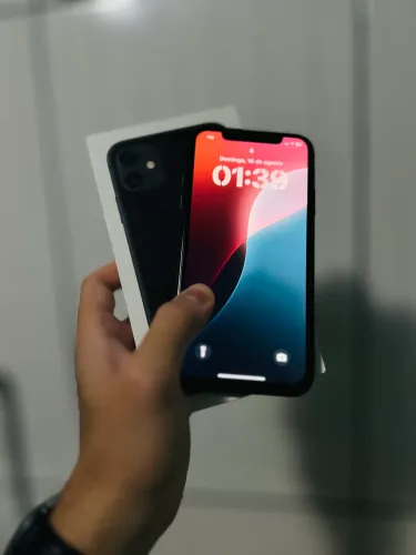 iPhone 11 - 64gb - preto