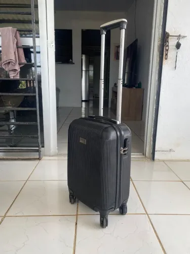 Mala de Bordo 9kg cor preta da marca Sestini