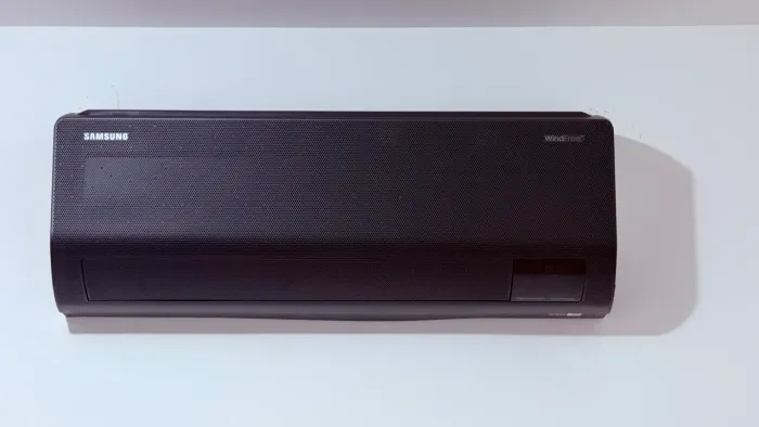Ar-Condicionado Split Inverter 12000 BTUs Samsung WindFree Black Quente e Frio