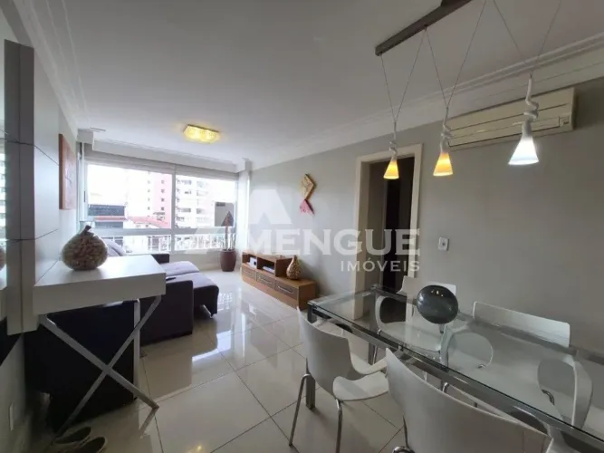 Apartamento com 2 quartos e 70m² à venda em Cristo Redentor, Porto Alegre.