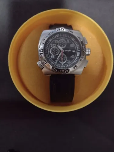 Relógio Speedo Todo em aço inoxidável Resistente à água (5 ATM)