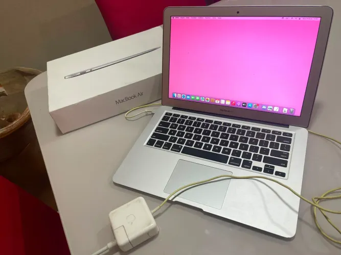 MacBook Air 13 inch em excelente estado