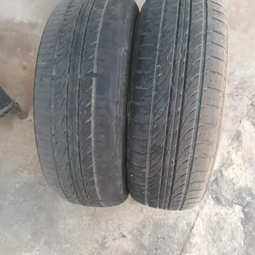 Vendo 2 carcaças de pneus aro 15
