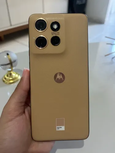 Motorola Edge 50 Neo 5G - 256GB | 12GB RAM