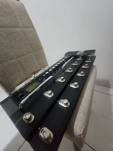 Pedaleira Line 6 POD X3