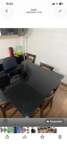 Mesa de jantar com 2 poltronas e 2 cadeiras