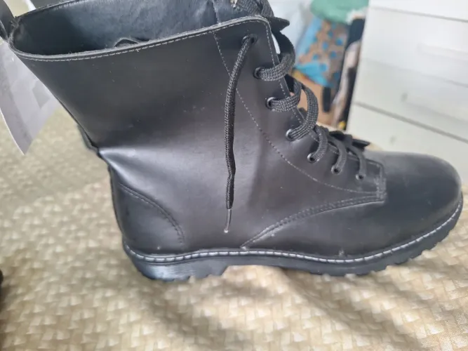 Vendo bota tamanho  38