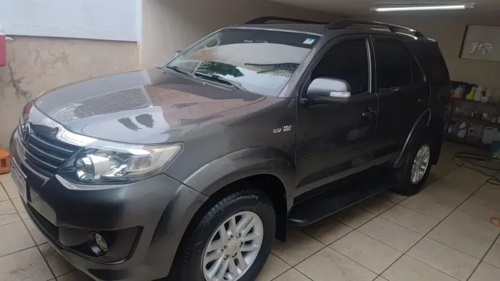Toyota Hilux SW4 SR 4X2 2.7/2.7 Flex 16V Mec. 2014