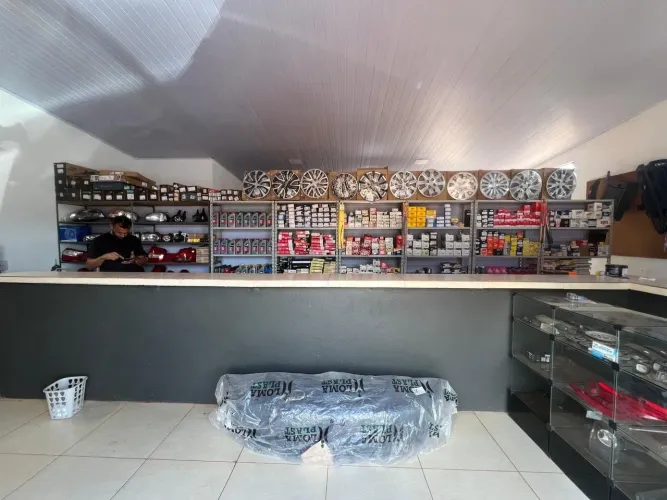 Vendo Auto peças e oficina Mecânica