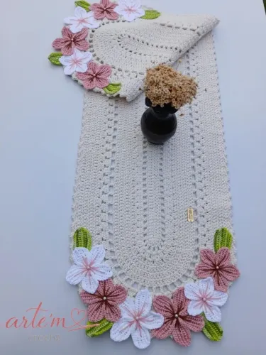 Trilho de Mesa em Crochê Artesanal - Lindo e Delicado