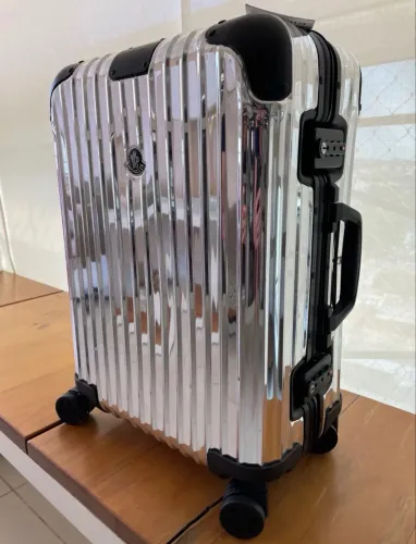 Mala Rimowa X Moncler ORIGINAL e registrada na Rimowa