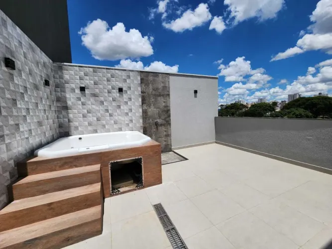 Cobertura à venda no Bairro Santa Mônica em Uberlândia