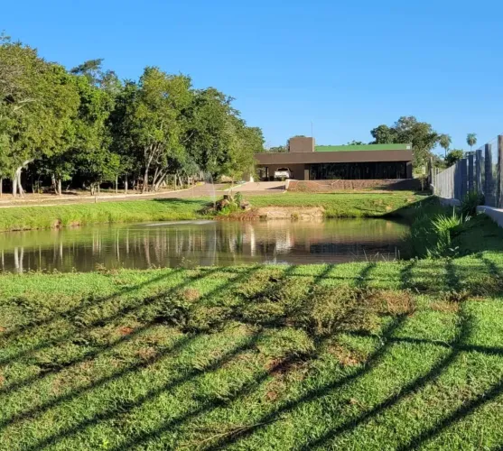 Rancho em condomínio fechado alto padrão ( Anastácio-MS)