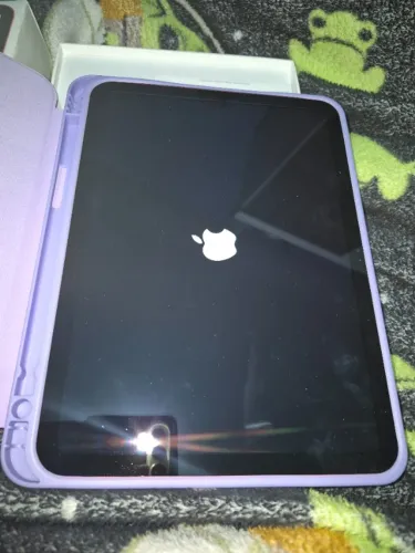 Ipad 11 Geração 128 Gb garantia Apple até Maio de 2027 capinha vai de brinde.