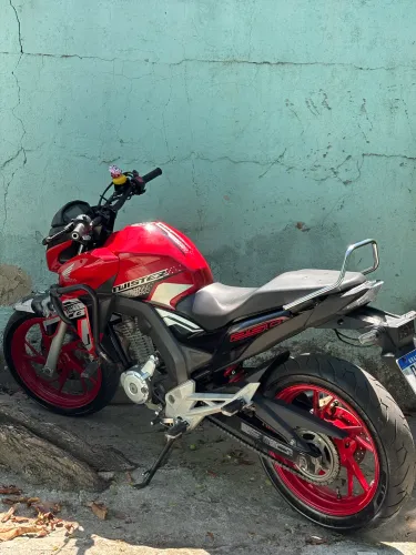 Cb Twister 250 pouco usada