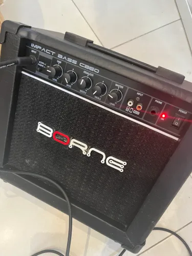 Amplificador Borne Impact Bass CB60 Transistor para contrabaixo