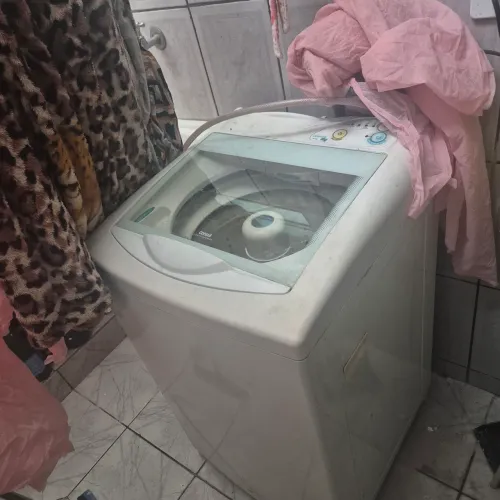 Maquina de lavar e centrífuga 06 kilos
