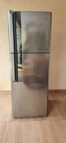 Vendo Geladeira Eletrolux FROOSFREE DF56
