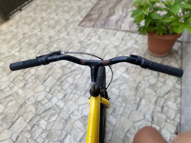 Bicicleta aro 24 toda perfeita só está faltando o freio de trás mas é uma ótima bicicleta