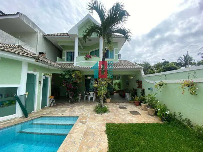 Recreio dos Bandeirantes | Casa de Condomínio 5 quartos, sendo 4 suites