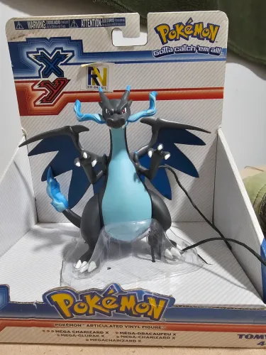 Pokémon Mega Charizard X Tomy 