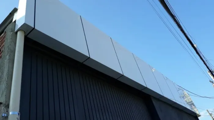 Galpão 300m² totalmente coberto na Região Central aceito Permuta com Apto