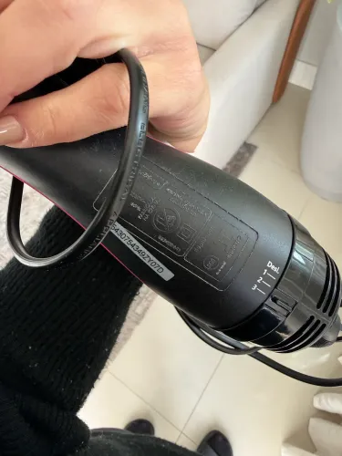 Escova secadora semi nova
