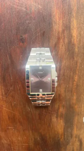 Relógio Guess clássico 