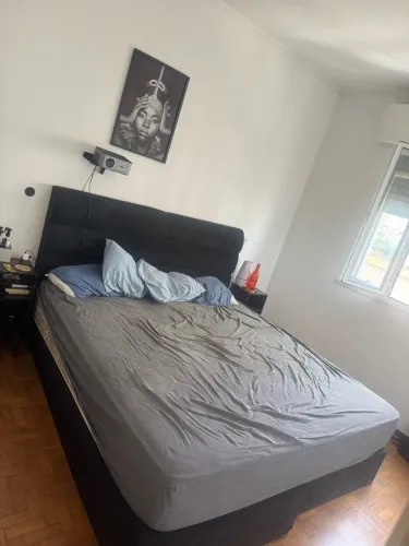 Cama King size com cabeceira e Colchão Castor