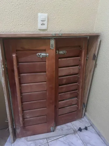 Janela de madeira