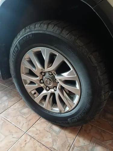 Roda de Liga leve TOYOTA com pneus zerado Michelin 