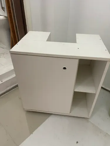 GABINETE PARA BANHEIRO 2 PORTAS COM RODÍZIOS BIANC