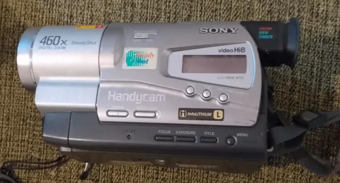 Câmera Sony Handycam Hi8 CCD-TR818