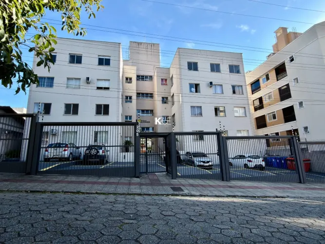 Excelente apartamento 03 dormitórios para alugar, no bairro Abraão, em Florianópolis/SC