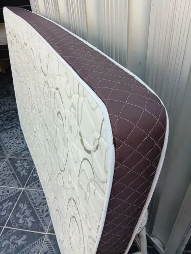 Colchão solteirão seminovo