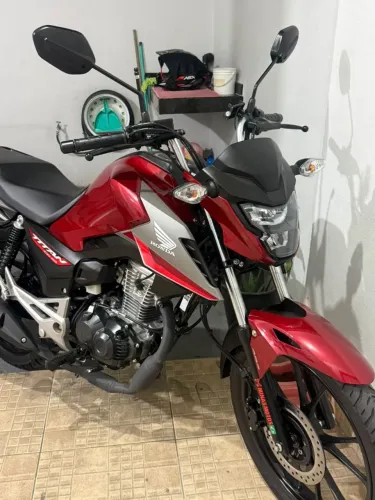 Titan 160 único dono